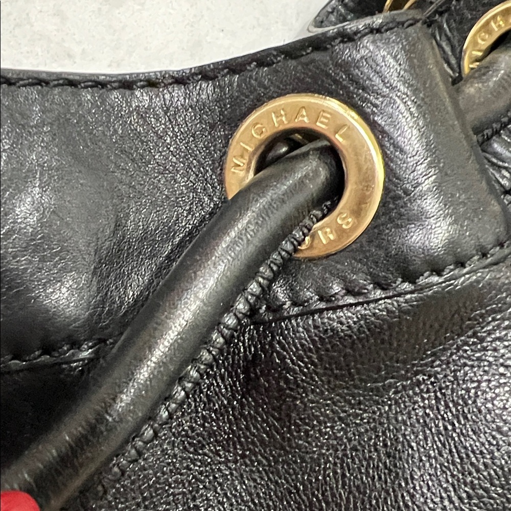 MICHAEL KORS BEAUTIFUL Black Pebbled Leather StudsTote Bag GREAT CONDITION - Picture 6 of 16